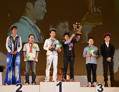 第１部門上位入賞者。左から牟田口、北河、石本の各選手