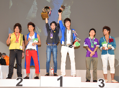 第３部門上位入賞者。左から江川、吉澤、高橋の各選手